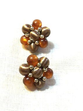 Interesting *** Clip EARRINGS ***